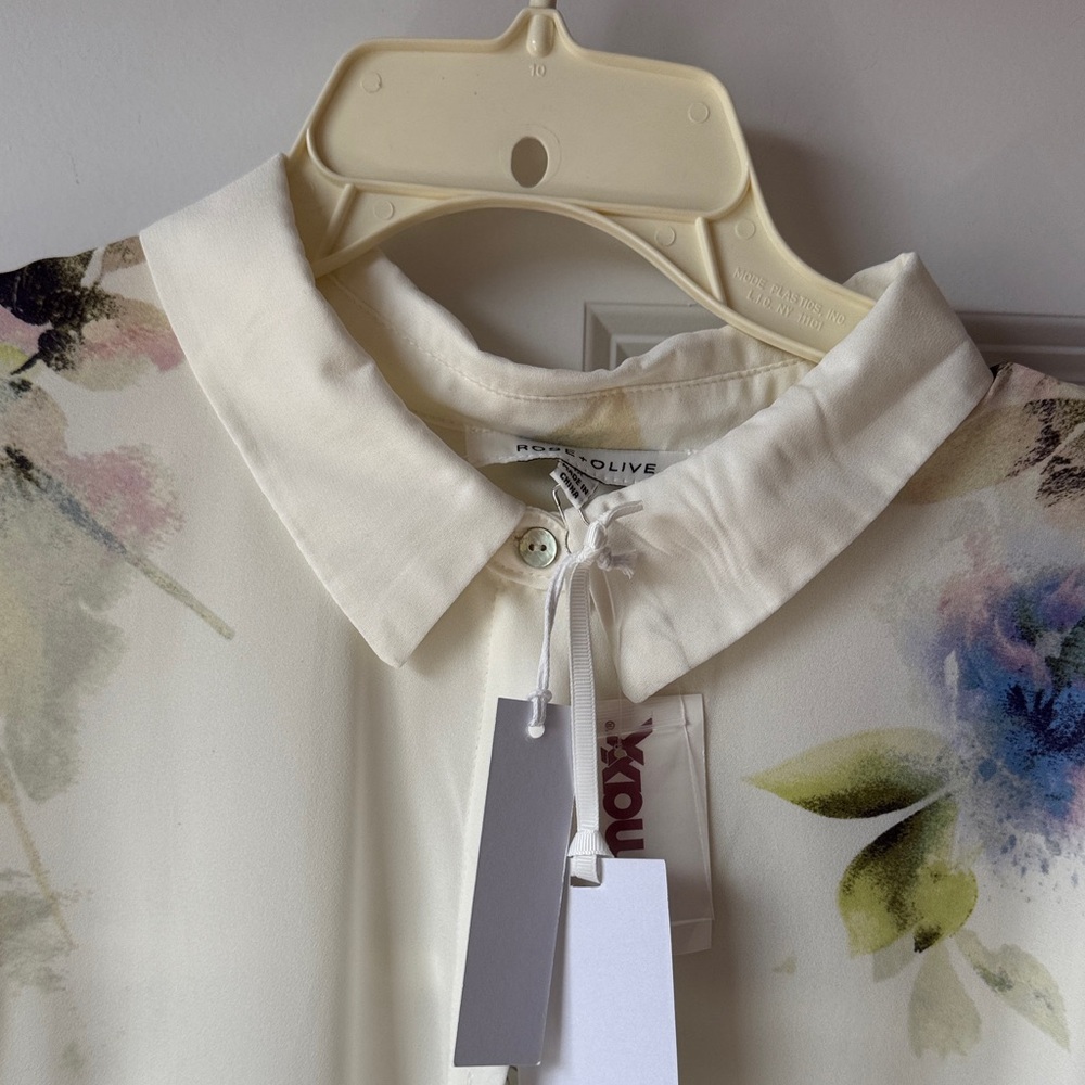 NWT Rose & Olive Cream Floral Sheer Button-Up Blouse - Picture 3 of 4